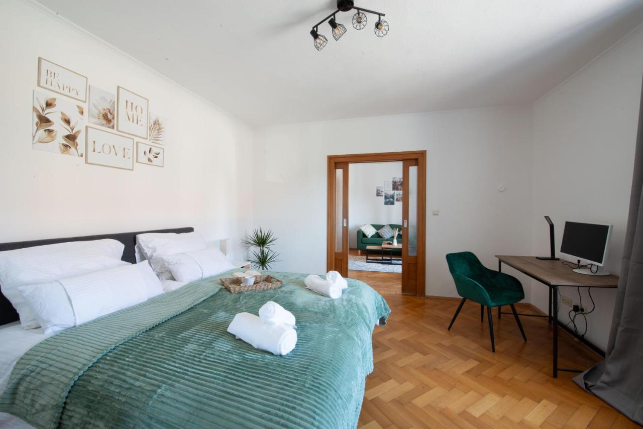Bessa Homes 6 Personen 2 Schlafzimmer, 3 King Size, Betten, Balkon, Kueche Haag in Oberbayern 外观 照片