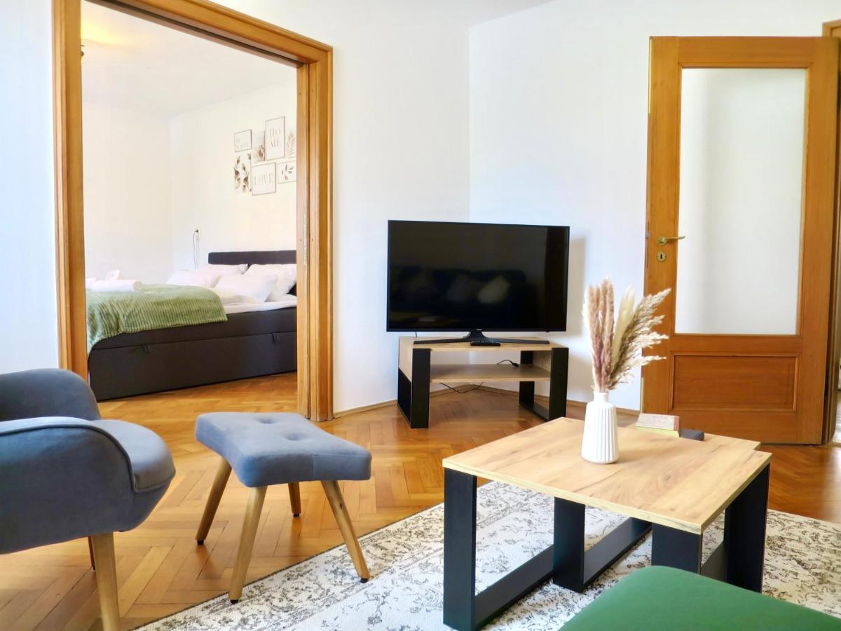 Bessa Homes 6 Personen 2 Schlafzimmer, 3 King Size, Betten, Balkon, Kueche Haag in Oberbayern 外观 照片